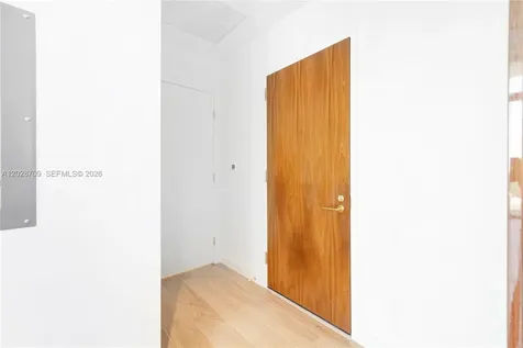 2678 Tigertail Coconut Grove FL 33133