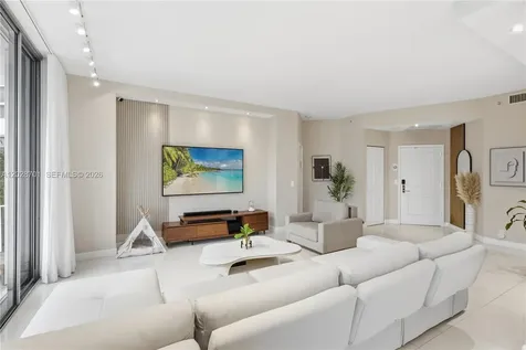 3500 Mystic Pointe Drive Aventura FL 33180
