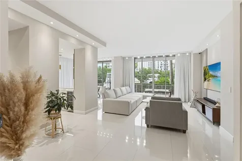 3500 Mystic Pointe Drive Aventura FL 33180