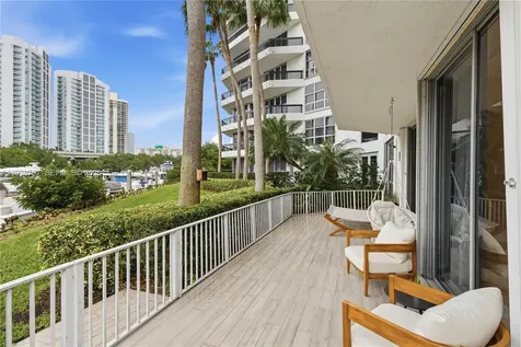 3500 Mystic Pointe Drive Aventura FL 33180