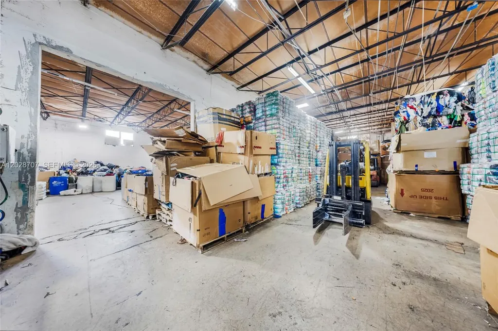 1085 E 27th Street Hialeah FL 33013