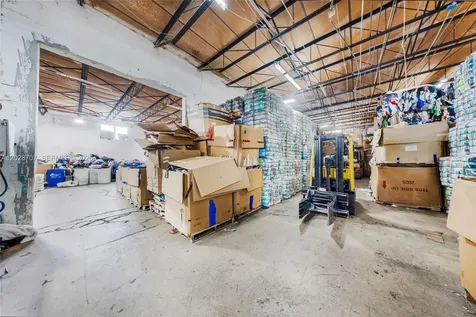 1085 E 27th Street Hialeah FL 33013