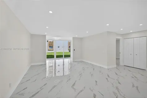 201 SE 11th Terrace Dania Beach FL 33004