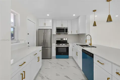 201 SE 11th Terrace Dania Beach FL 33004