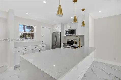 201 SE 11th Terrace Dania Beach FL 33004