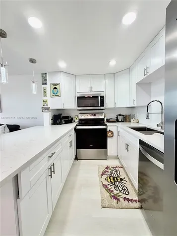 4123 Cambridge F Deerfield Beach FL 33442