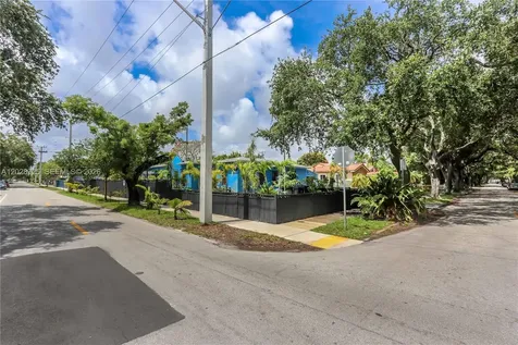 706 S 19th Avenue Hollywood FL 33020