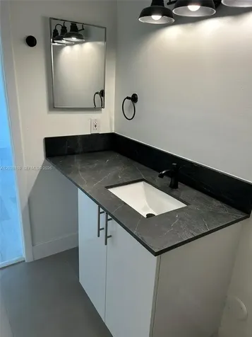 11163 NW 7th Street Miami FL 33172
