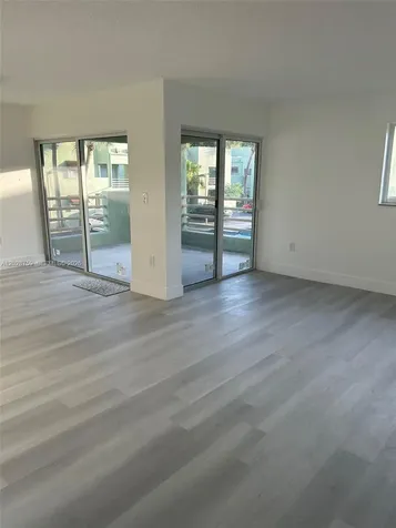 11163 NW 7th Street Miami FL 33172