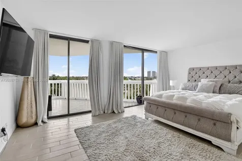 1000 Island Boulevard Aventura FL 33160