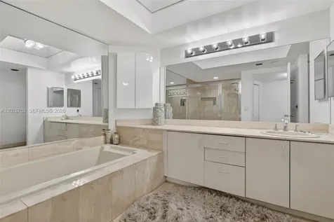 1000 Island Boulevard Aventura FL 33160