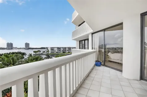 1000 Island Boulevard Aventura FL 33160