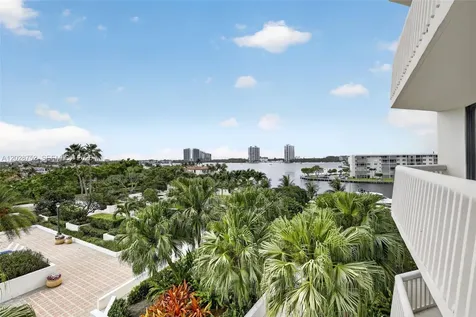 1000 Island Boulevard Aventura FL 33160