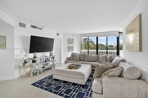 1000 Island Boulevard Aventura FL 33160