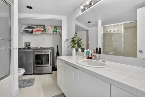 1000 Island Boulevard Aventura FL 33160