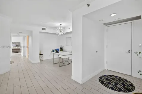 1000 Island Boulevard Aventura FL 33160