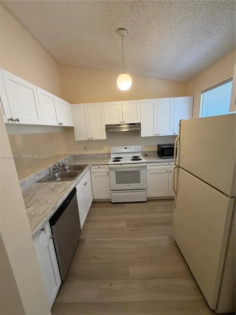 4243 NW 114th Terrace Coral Springs FL 33065