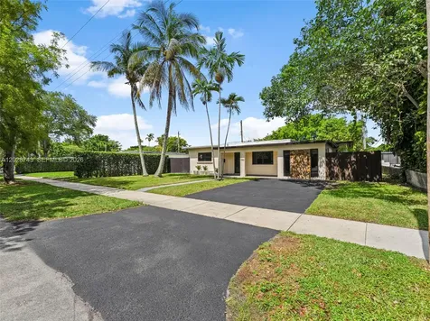 1700 SW 64th Avenue West Miami FL 33155