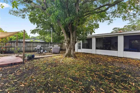 1450 SW 25th Avenue Miami FL 33145