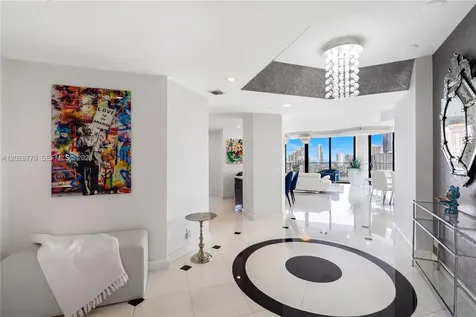 2800 Island Boulevard Aventura FL 33160