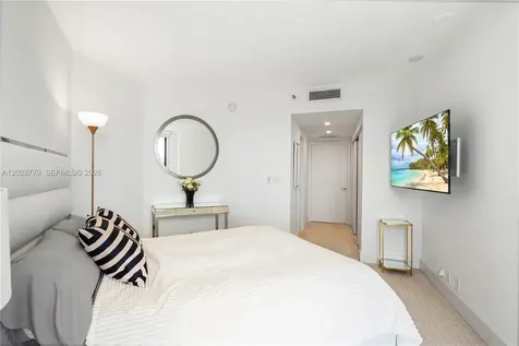 2800 Island Boulevard Aventura FL 33160