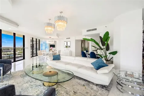 2800 Island Boulevard Aventura FL 33160