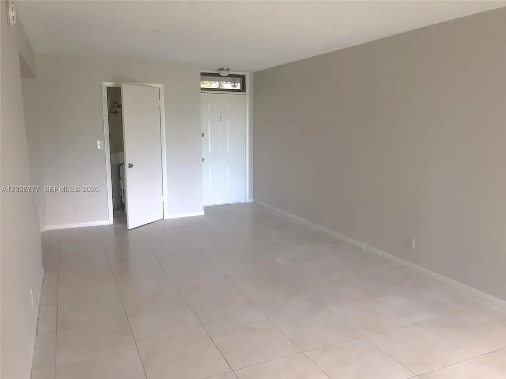 211 Lake Pointe Drive Oakland Park FL 33309