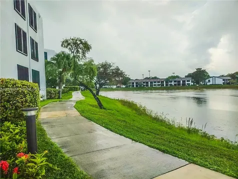 211 Lake Pointe Drive Oakland Park FL 33309
