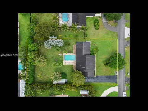 1571 NW 20th Street Homestead FL 33030