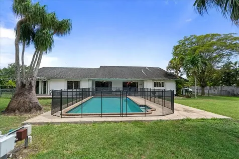 1571 NW 20th Street Homestead FL 33030