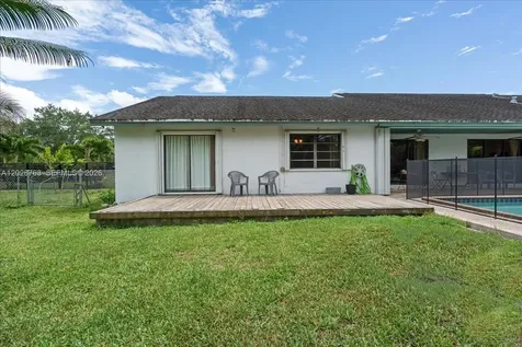1571 NW 20th Street Homestead FL 33030
