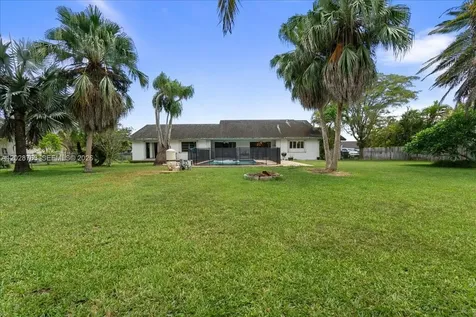 1571 NW 20th Street Homestead FL 33030