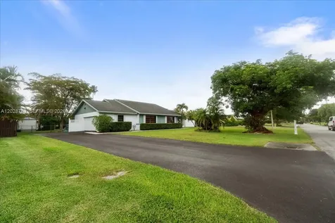 1571 NW 20th Street Homestead FL 33030