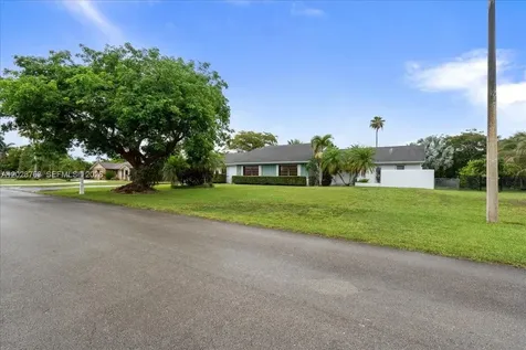 1571 NW 20th Street Homestead FL 33030