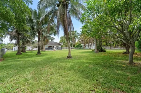 1571 NW 20th Street Homestead FL 33030