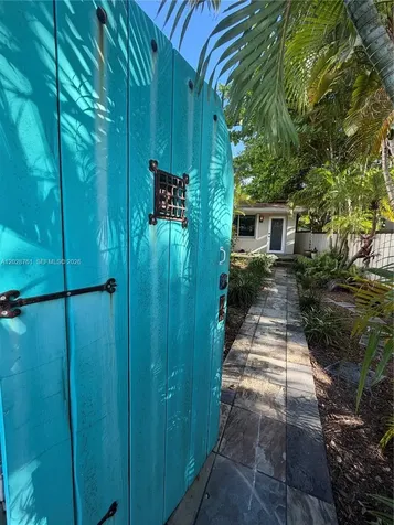 2726 SW 25th Terrace Miami FL 33133