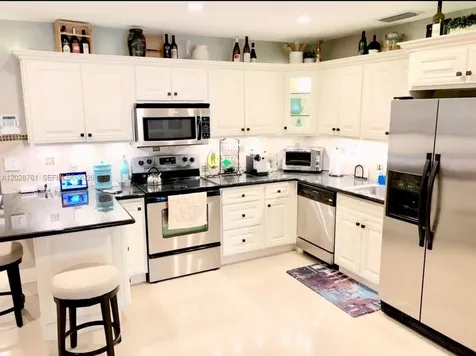 2728 SW 25th Terrace Miami FL 33133