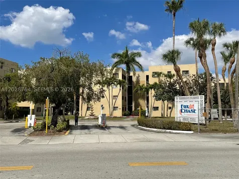 8625 NW 8th Street Miami FL 33126