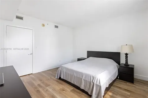 325 S Biscayne Boulevard Miami FL 33131