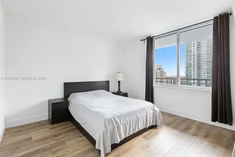 325 S Biscayne Boulevard Miami FL 33131
