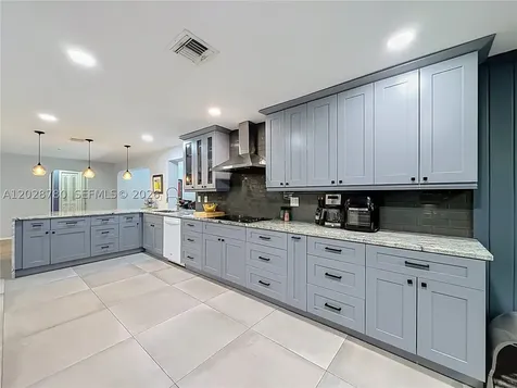 10460 NW 4th Street Plantation FL 33324