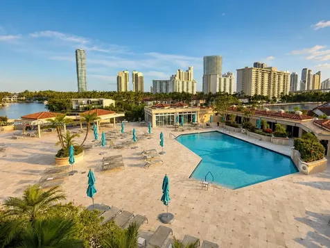 19667 Turnberry Way Aventura FL 33180
