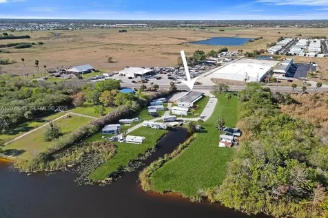 1422 Us Highway 441 Okeechobee FL 34974