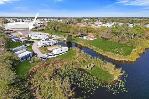 1422 Us Highway 441 Okeechobee FL 34974