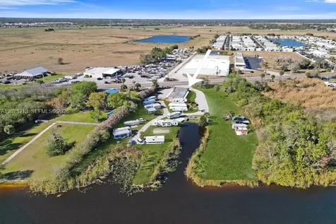 1422 Us Highway 441 Okeechobee FL 34974