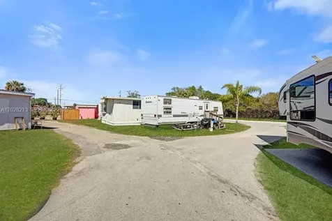 1422 Us Highway 441 Okeechobee FL 34974