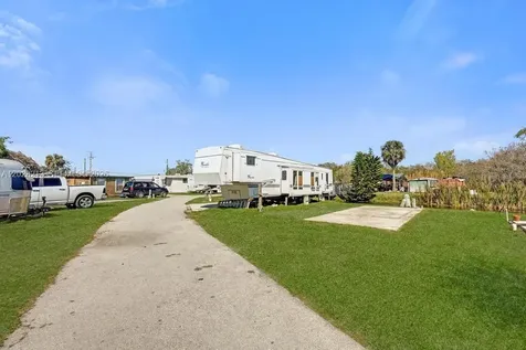 1422 Us Highway 441 Okeechobee FL 34974