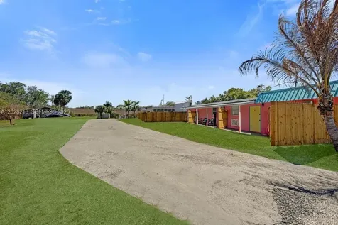 1422 Us Highway 441 Okeechobee FL 34974