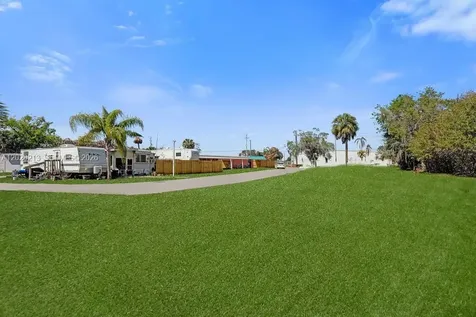 1422 Us Highway 441 Okeechobee FL 34974