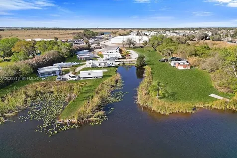 1422 Us Highway 441 Okeechobee FL 34974